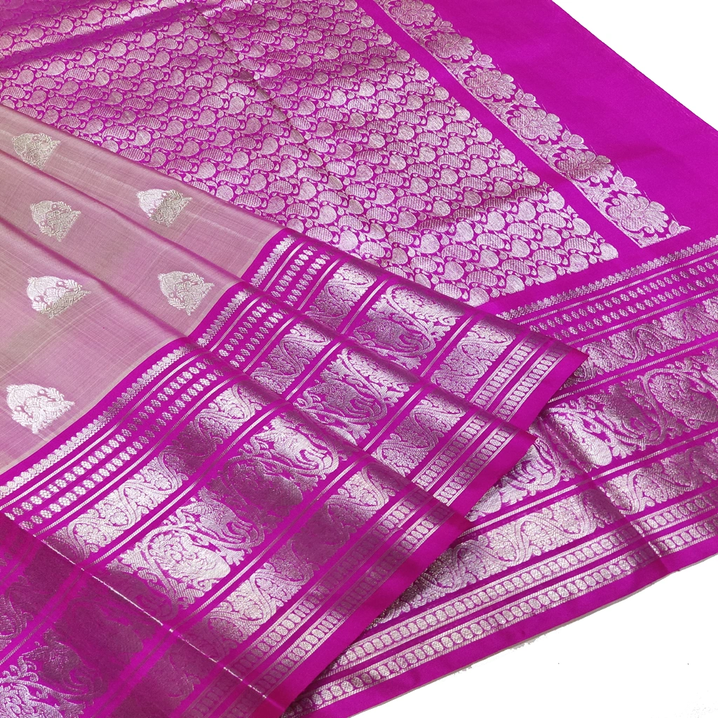 Handwoven Venkatagiri Pure Pattu Saree
(Handloom & Silk mark Certified)