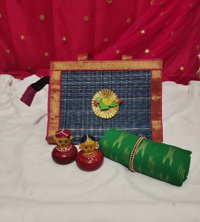 [HMRGB7X9.5X3] Traditional Handmade Gifts